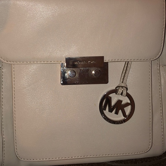 Michael Kors Crossbody purse - Picture 5 of 7